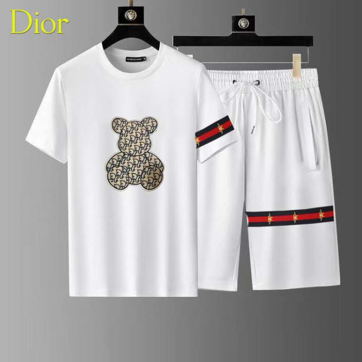 Picture of Versace Shirt Pant Suits _SKUVersaceM-3XL12yx6724817
